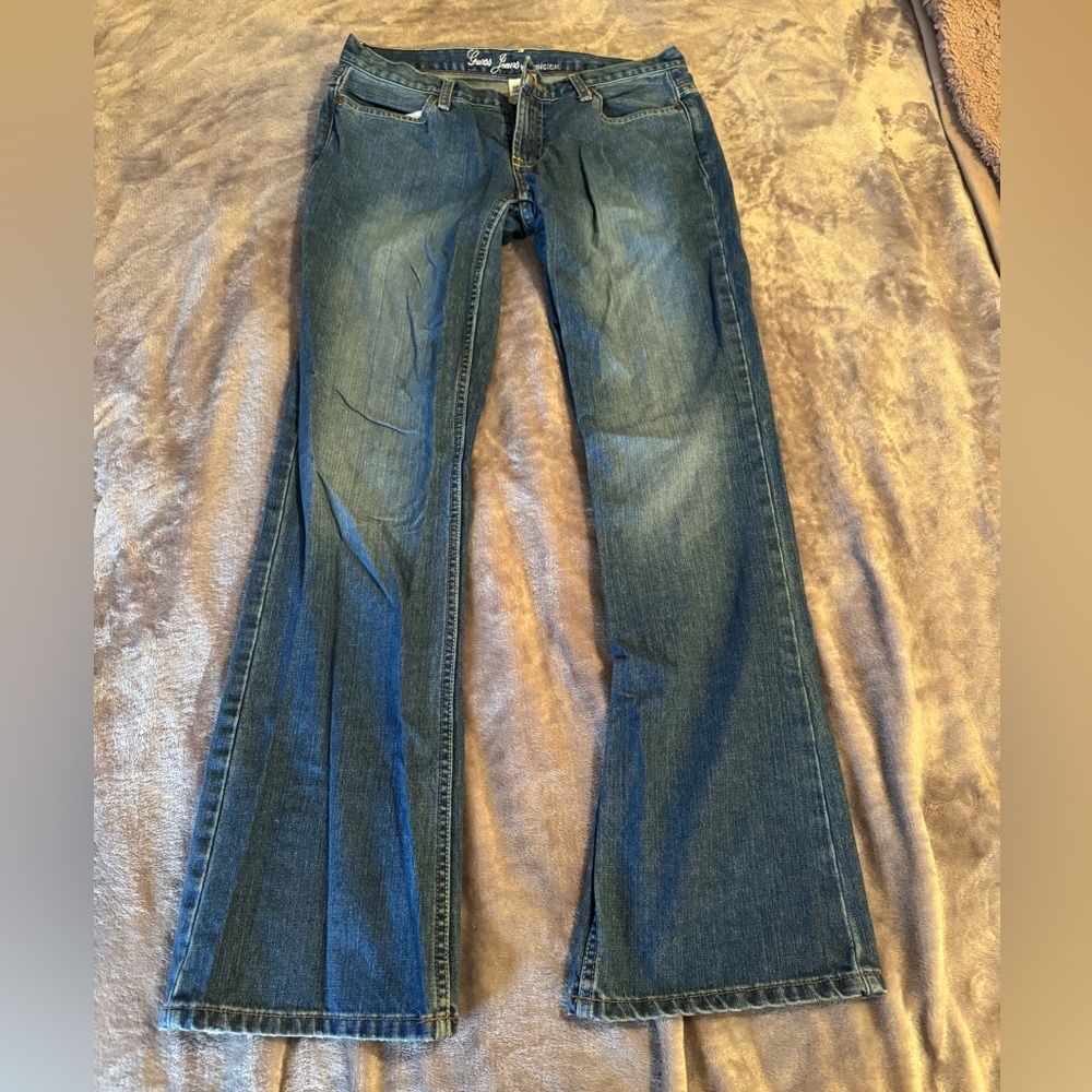 VINTAGE GUESS JEANS SIZE 29 | 2 IN STOCK